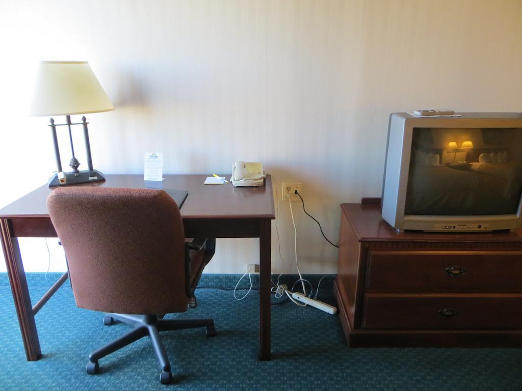Days Inn By Wyndham Grand Island I-80 Doniphan Exterior foto